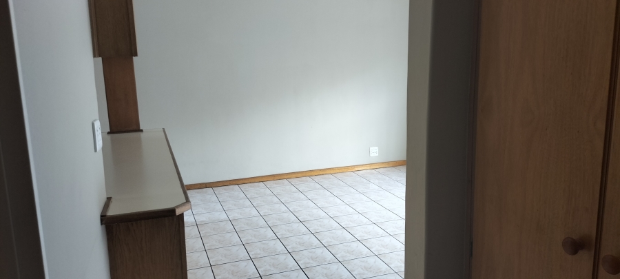 2 Bedroom Property for Sale in Langenhovenpark Free State